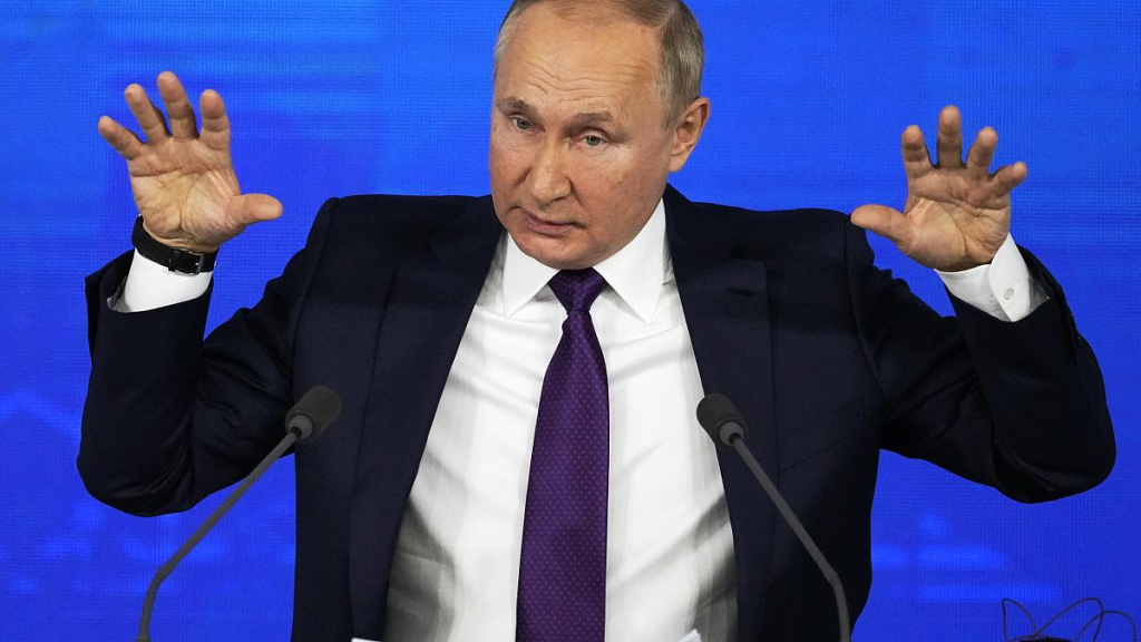 بوتين يتوعد أوكرانيا بالرد على الهجمات