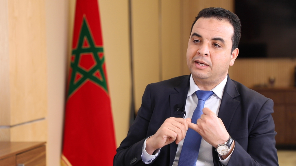 الحكومة تتبرأ من إغلاق اللجن البرلمانية في وجه الصحافيين