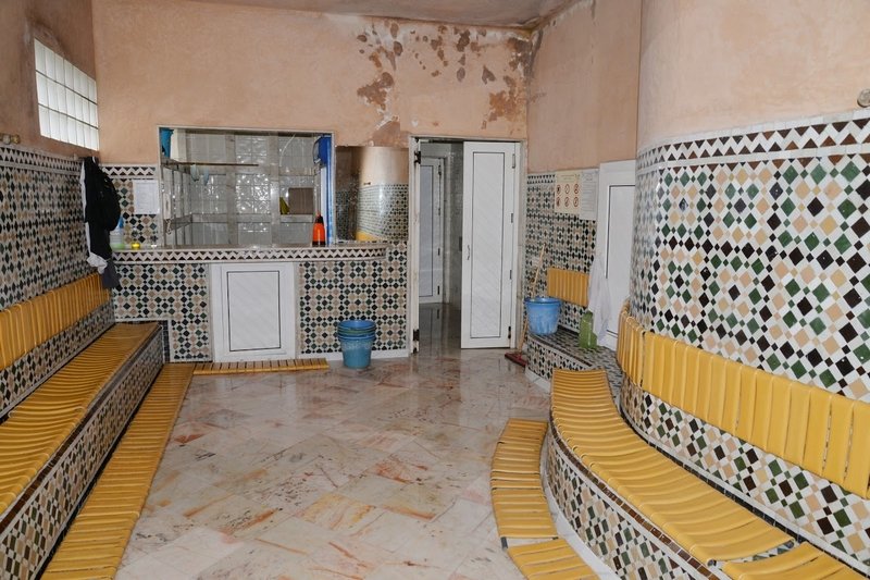 بسبب الجفاف وندرة المياه.. إجراءات جديدة بالحمامات المغربية