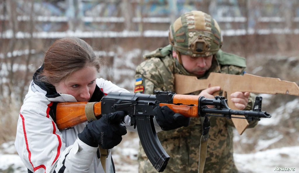 استطلاع: نصف الشعب الأوكراني مستعد للمشاركة في القتال ضد روسيا