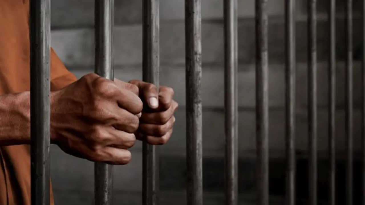 سجن العرجات ينفي فرض سجناء إتاوات مقابل تسخين الوجبات الغذائية