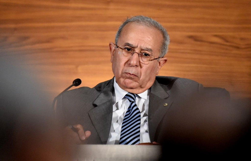 جماهري: الخارجية الجزائرية أهانت الدول المشاركة في اجتماع مراكش ضد “داعش”