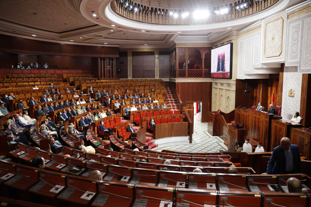 تقيد البرلمان برد الحكومة لمناقشة مواضيع آنية يغضب نواب المعارضة