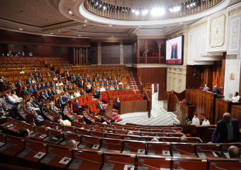 تقيد البرلمان برد الحكومة لمناقشة مواضيع آنية يغضب نواب المعارضة
