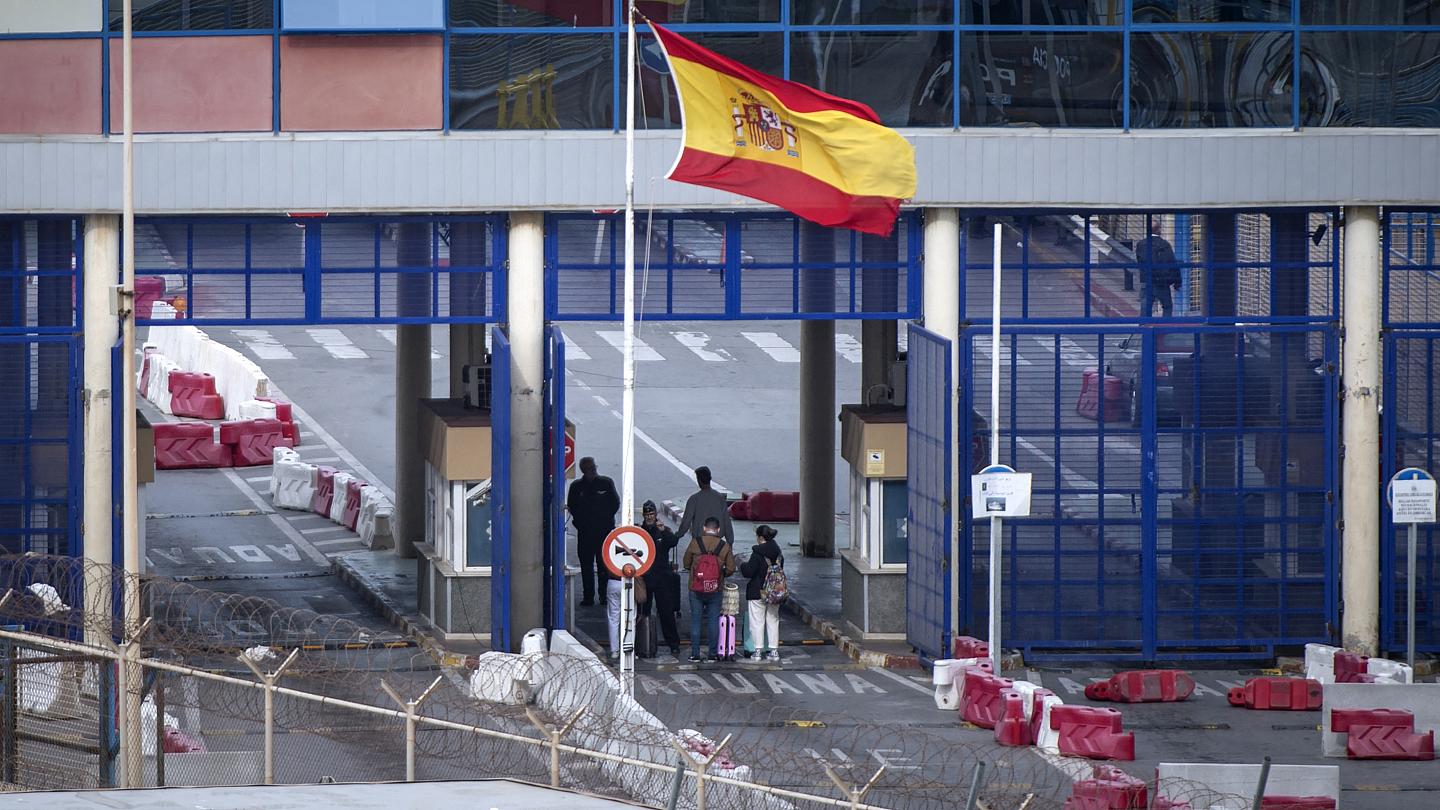 إسبانيا تستبعد فتح جمارك “بني أنصار” لتجاوز الركود في مليلية المحتلة