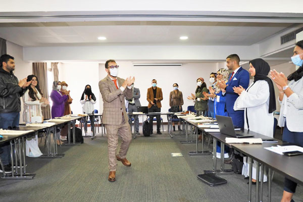 “المؤثرون” ينخرطون في تعزيز التطعيم ضد الوباء