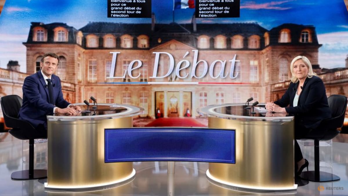 ماكرون ولوبن يبدآن الجولة الأخيرة من رئاسيات فرنسا بكشف أوراقهما الأخيرة