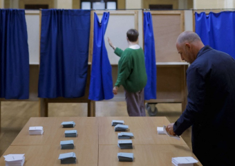 الفرنسيون يتوجهون لصناديق الاقتراع للتصويت في الانتخابات التشريعية