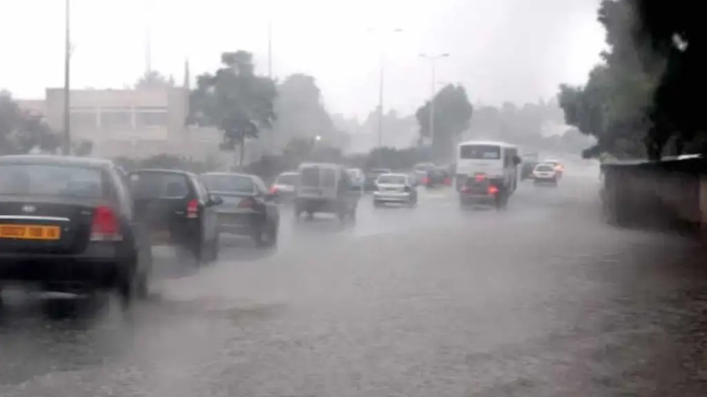 طقس الأحد.. أمطار وزخات رعدية بأغلب جهات المملكة