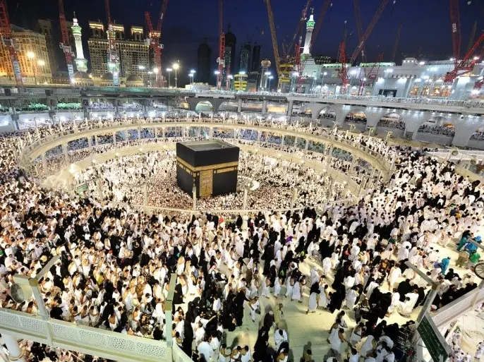 جموع غفيرة تحيي “ليلة القدر” بالحرمين
