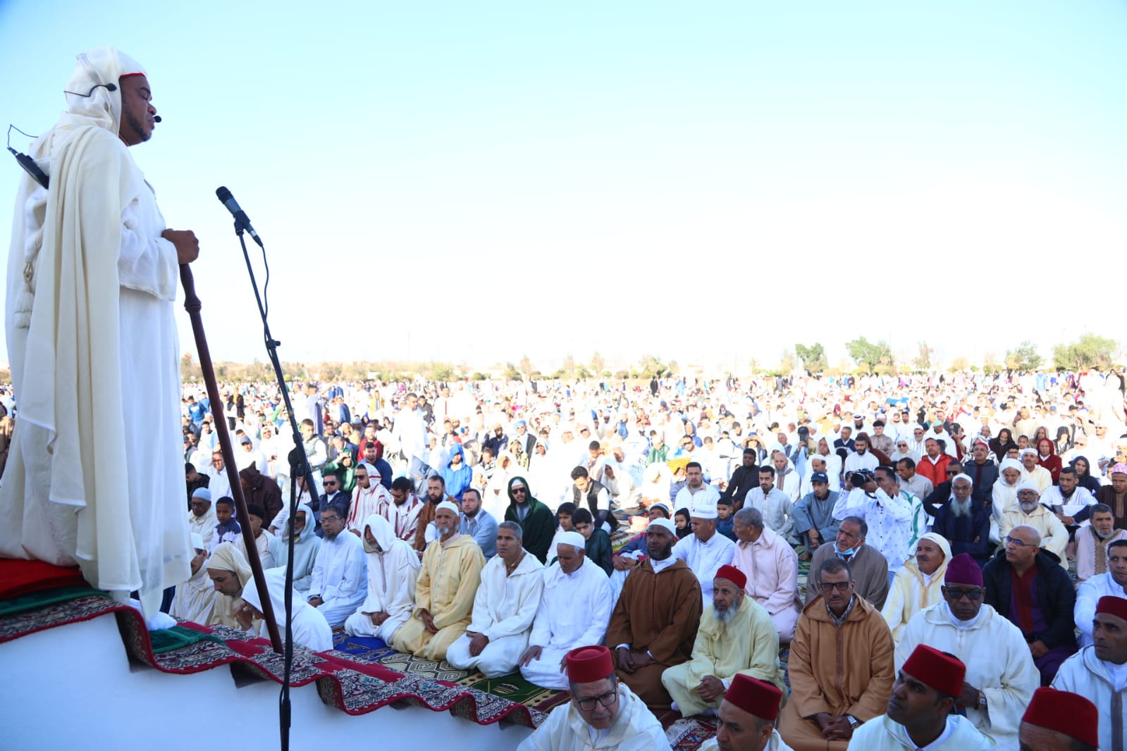 صلاة العيد بلا قيود كورونا.. فرحة “العيد الصغير” تغزو المدن المغربية