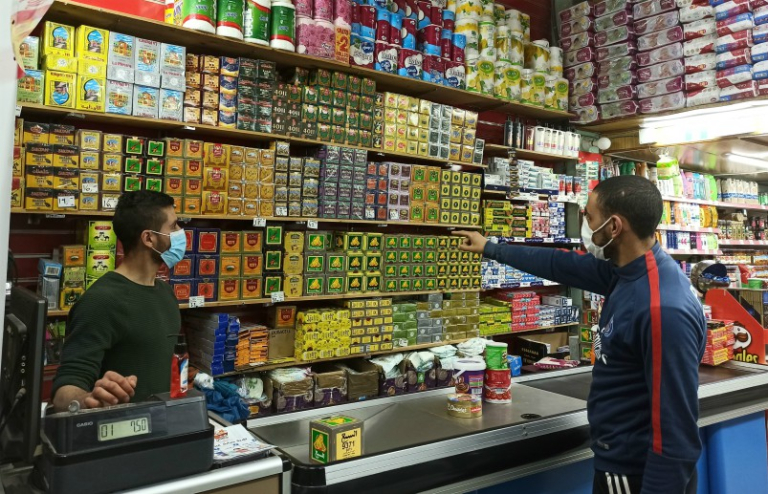 الرسوم الجمركية 16 الأغلبية تقترح تخفيف الضريبة على متقاعدي الأعمال الحرة
