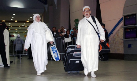 سحب رخص وإنذارات.. وزارة السياحة تعاقب وكالات أسفار بعد نصبها على معتمرين