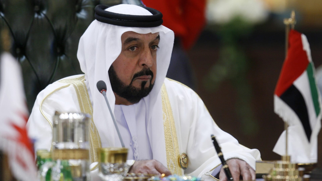 جثمان الرئيس الإماراتي يوارى الثرى بأبوظبي