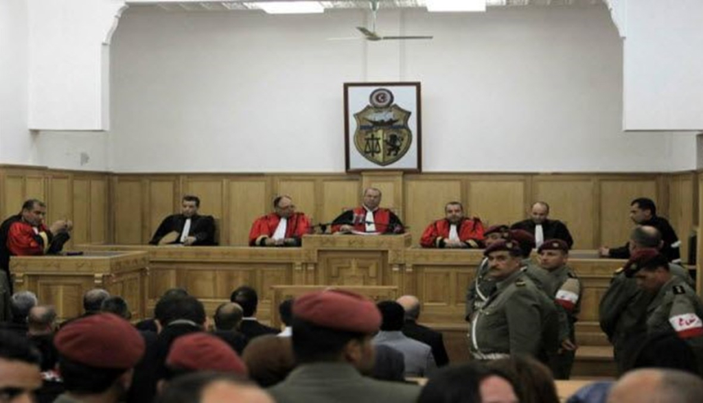 القضاء التونسي يحكم بسجن أربعة نواب