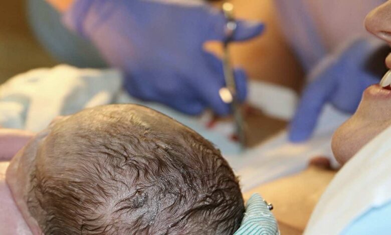 انقطاعه يهدد حياة الحوامل.. مطالب برلمانية بتوفير دواء يستعمل في عمليات الولادة
