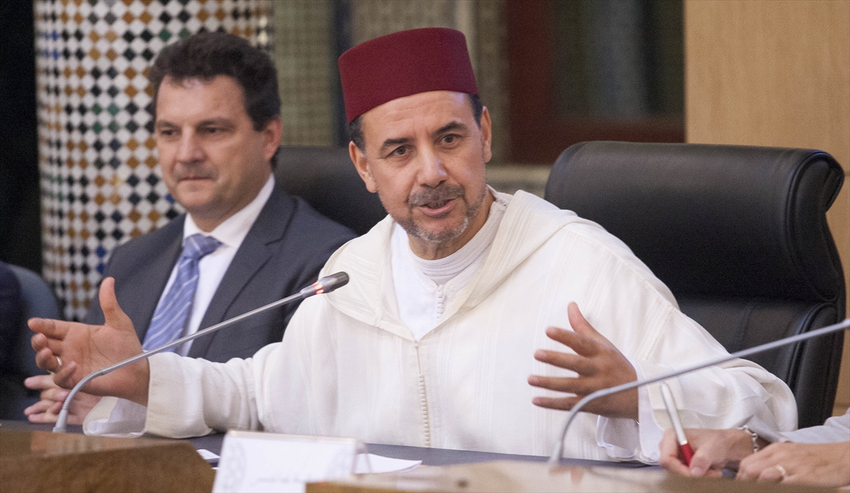 عبادي يدعو لاستثمار “التيك توك” لنشر العلوم الدينية