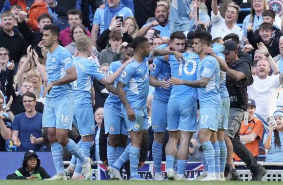 10 تهم اغتصاب تلاحق لاعب كرة قدم شهير