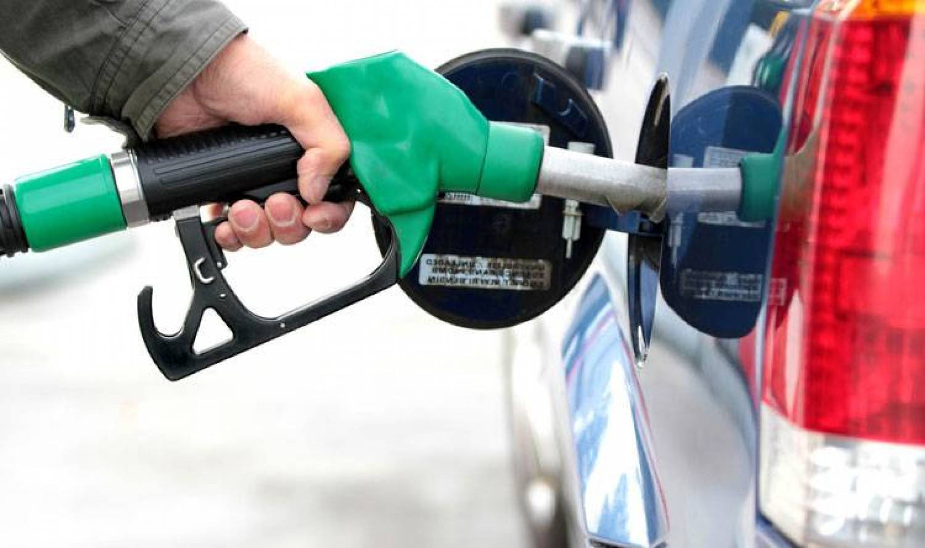بعد ارتفاعات متكررة.. انخفاض الديزل ب0.60 درهم بالمغرب