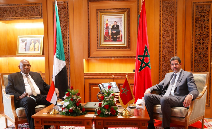 عبد النباوي يتباحث مع النائب العام بجمهورية السودان