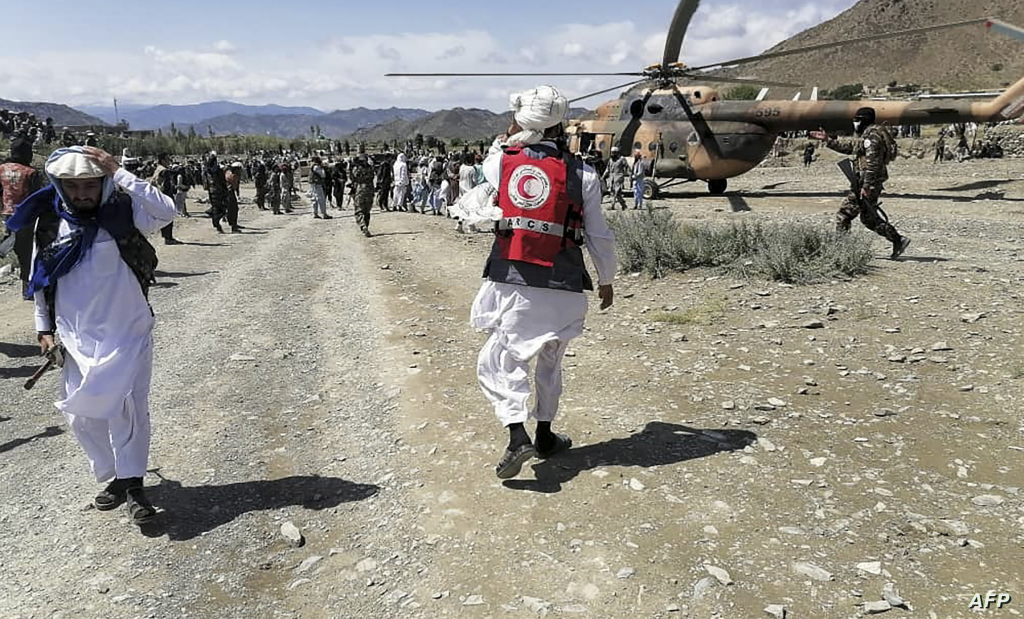 عدد القتلى يلامس الألف بسبب زلزال أفغانستان