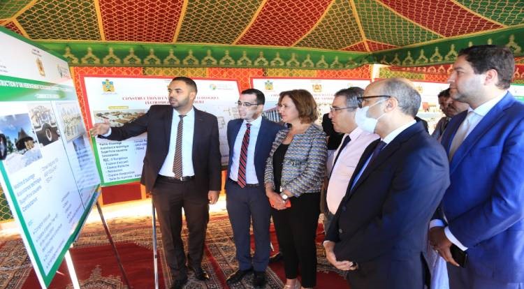 عمور تطلع على تقدّم مشاريع السياحة بالداخلة