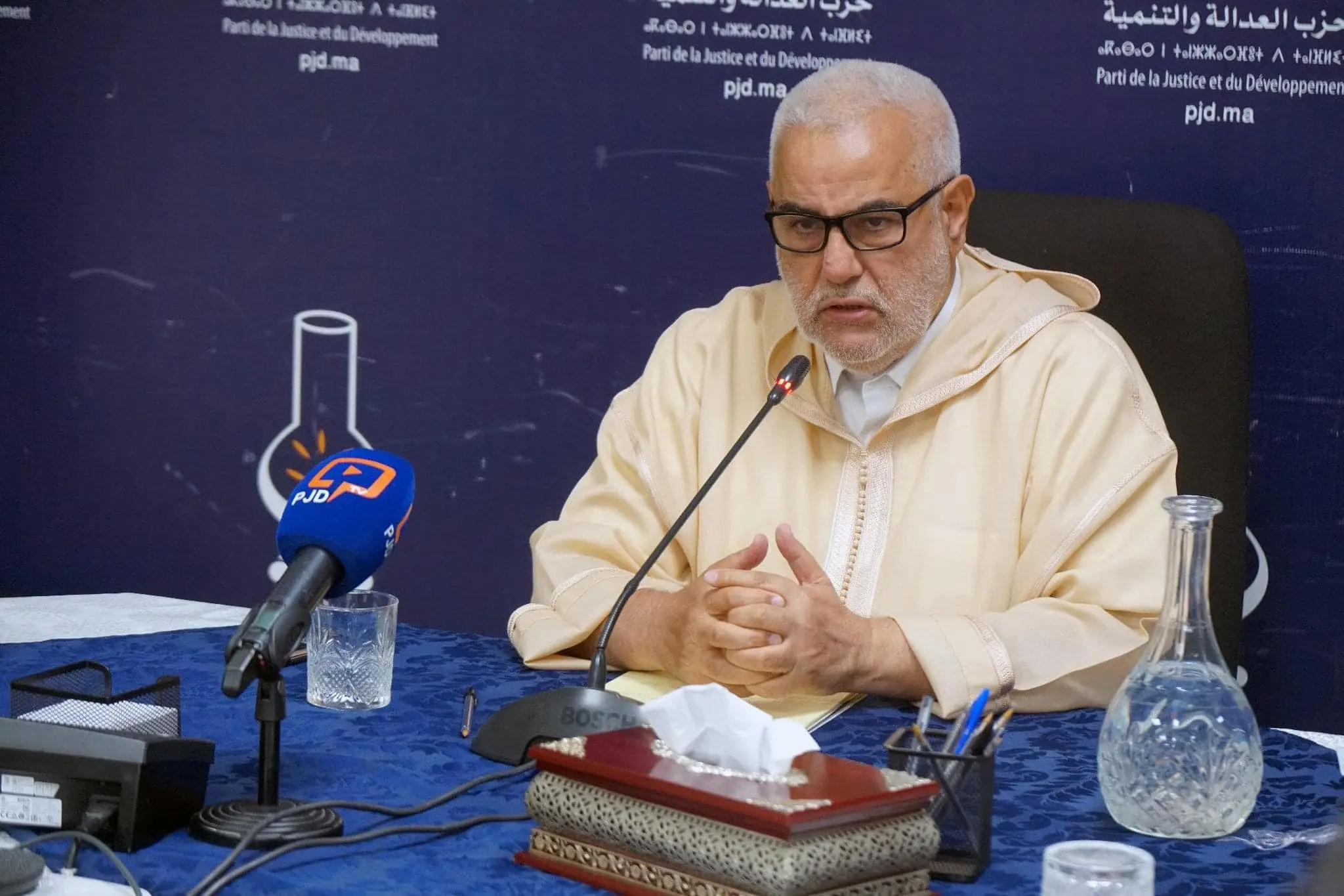 بنكيران: الملكية لا تخضع للابتزاز والخلط بين الصحة والمونديال شعبوية
