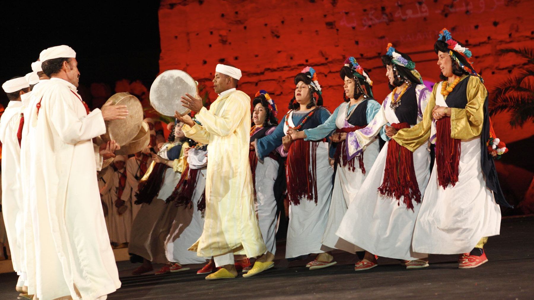 ليلة فولكلورية بمراكش احتفاء بتنوع وغنى وأصالة الرقصات الشعبية المغربية