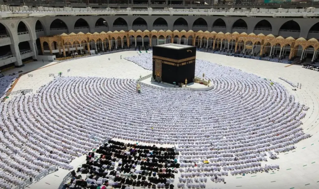 السعودية تعلن بدء إجراءات أول تنظيم مبكر لموسم الحج