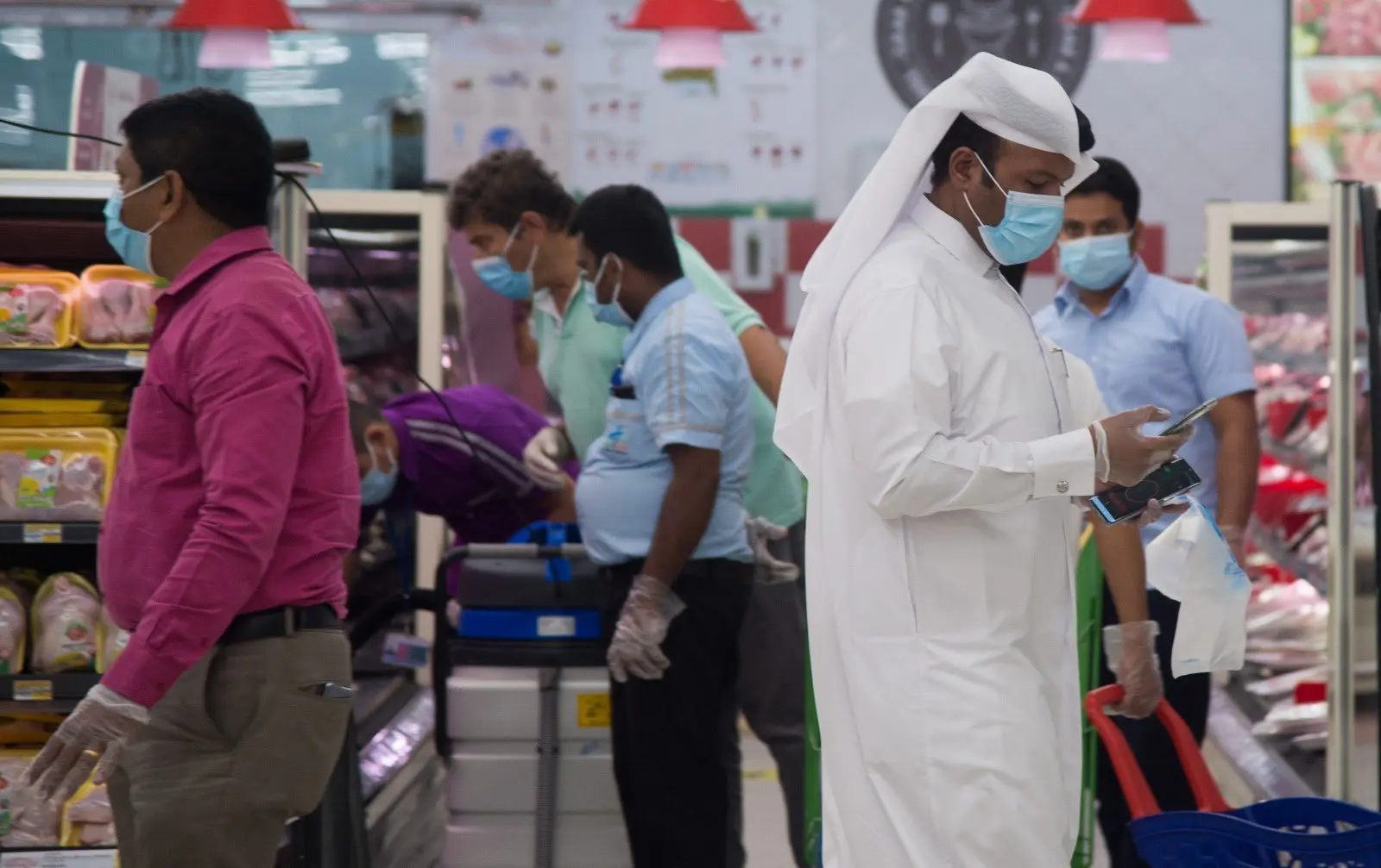 قطر تعود إلى إلزامية الكمامات