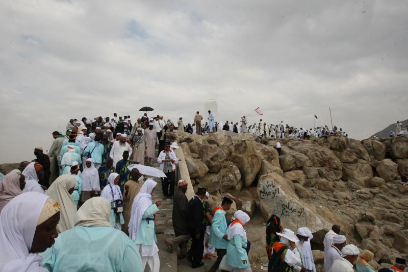 الحجاج يتوافدون على عرفات