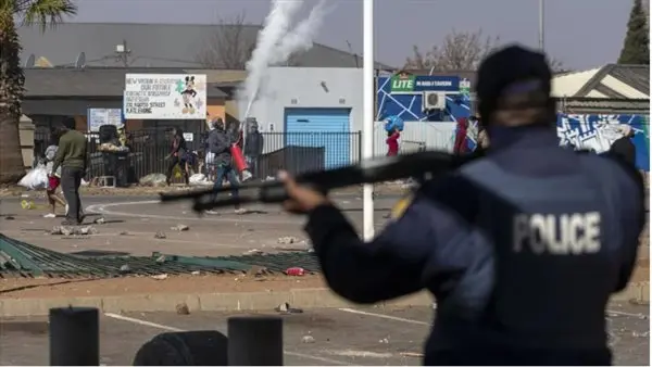 مقتل 14 شخصا داخل حانة بجنوب إفريقيا