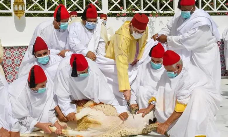 نجوم الفن يتفاعلون مع تأدية الملك مراسيم صلاة العيد