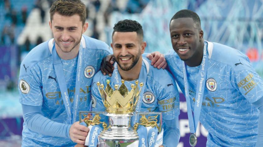 مانشستر سيتي متشبث بمحرز حتى 2025