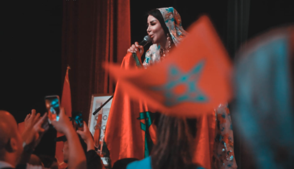 سعيدة شرف: فخورة بتمثيل المغرب في حدث ضخم بـ”الإليزيه” برعاية ماكرون