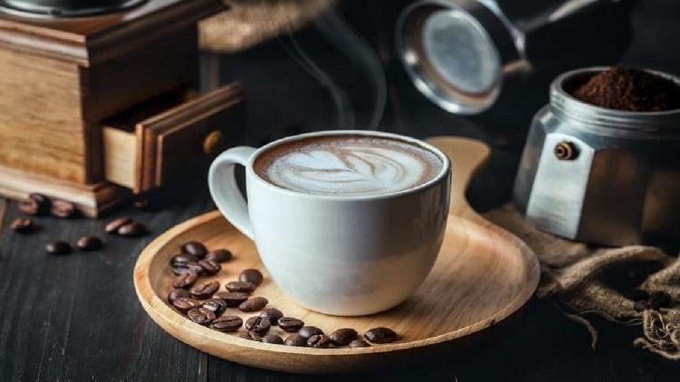 دراسة: القهوة تدفع الناس إلى الشراء الاندفاعي خلال التسوق