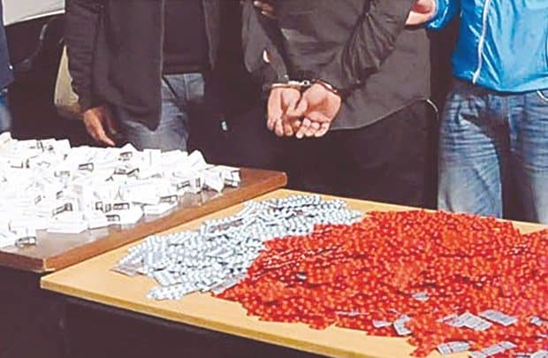 الجمارك تحجر 1800 قرص طبي مخدر بمعبر سبتة