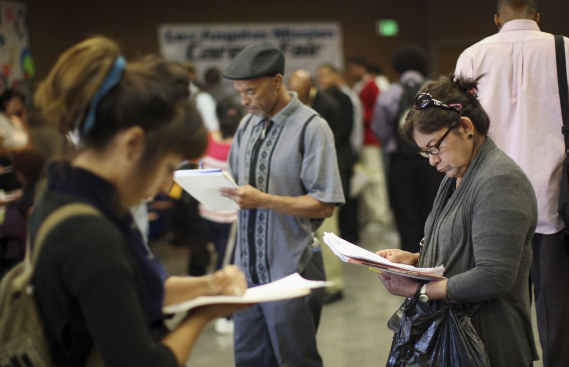 ارتفاع طلبات الحصول على إعانة البطالة في أمريكا لـ262 ألف
