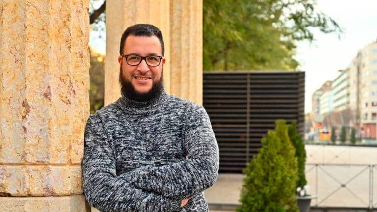 تزامنا مع ملف إيكويسن بفرنسا.. إسبانيا تهدد ناشطا إسلاميا مغربيا بالطرد