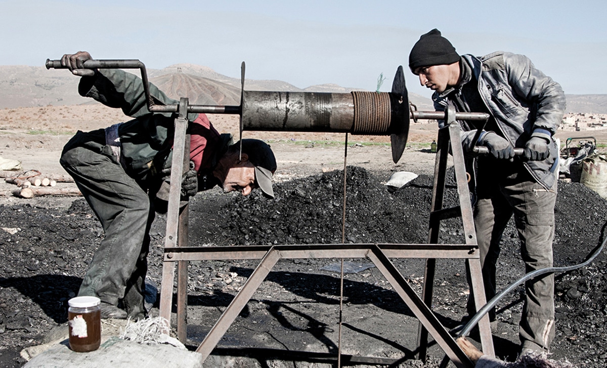مصرع 3 أشخاص اختناقا داخل بئر لاستخراج الفحم الحجري بجرادة