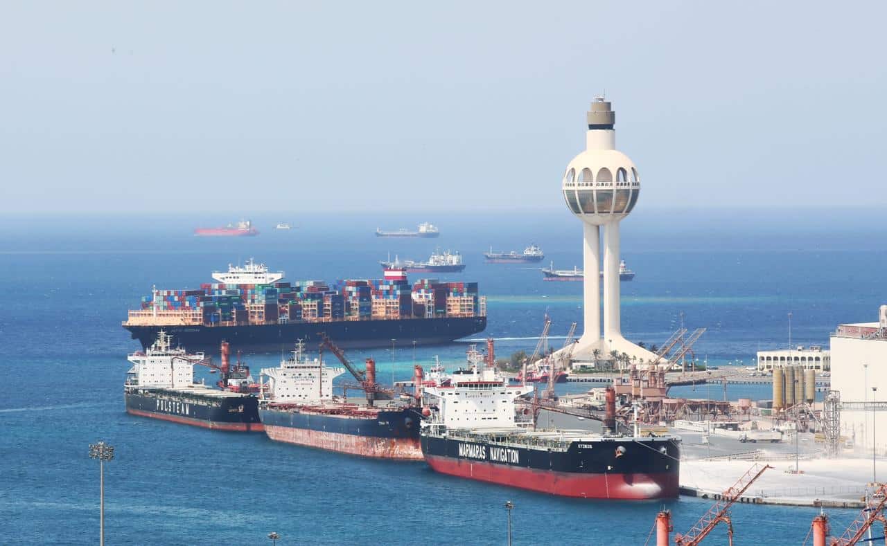 ميناء جدة يعزز الحركة التجارية مع المغرب بـ6 خطوط
