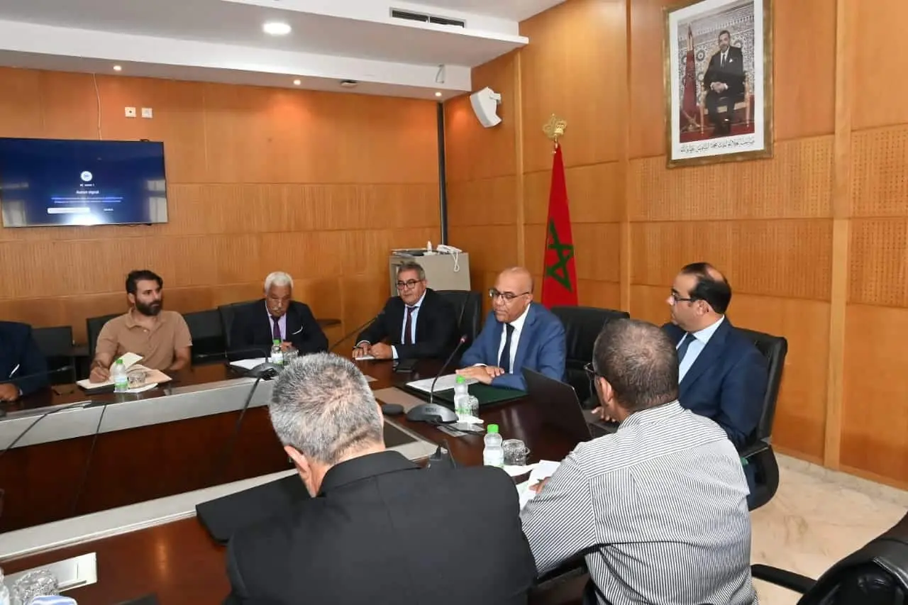 أعلن استحالة إدماجهم بالجامعات العمومية..هذه تفاصيل لقاء ميراوي بطلبة أوكرانيا
