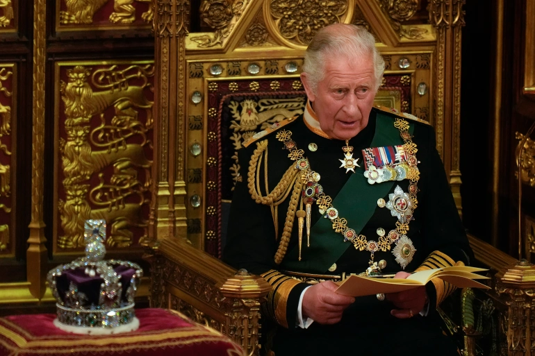 بعد اعتلائه العرش.. الملك يهنئ تشارلز الثالث عاهل المملكة المتحدة