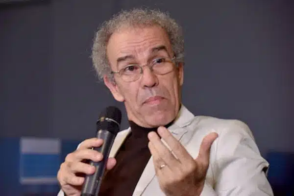عصيد: متاهة الاديولوجيات عطّلت ترسيم الأمازيغية ولا تنمية دون لغة السكان