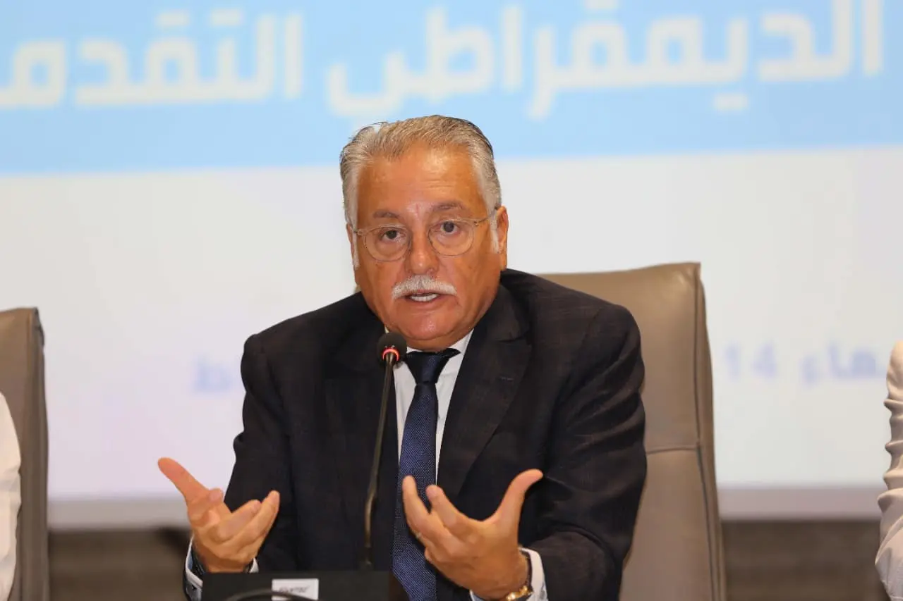 توقيف الأساتذة..”الكتاب” يُحذر من صبّ الزيت على النار