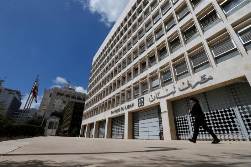 اقتحامات غير مسبوقة تغلق بنوك لبنان