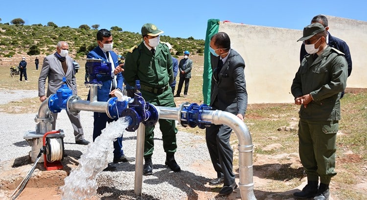 الحكومة تعلن عن “تدابير استثنائية” لتزويد 2,7 مليون نسمة بالماء