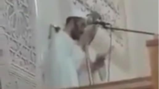 هذه حقيقة “وفاة” إمام مغربي أثناء خطبة الجمعة