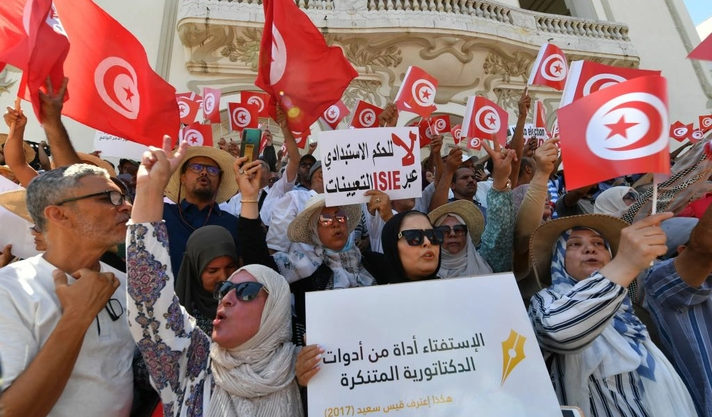 أحزب تونسية تعلن مقاطعة الانتخابات التشريعية ودعوات بمقاومة “تسلّط” سيّعد