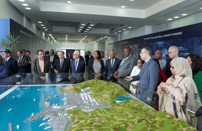 زيارة وفد عن البرلمان الإفريقي للمركب المينائي طنجة المتوسط